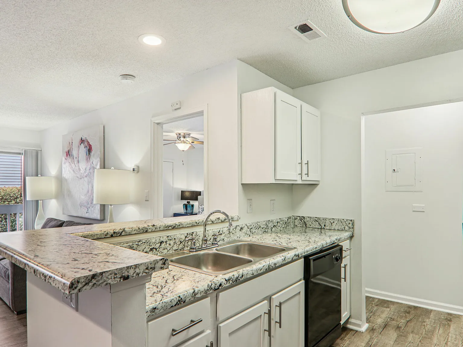 Greyeagle Apartments — Photo 1