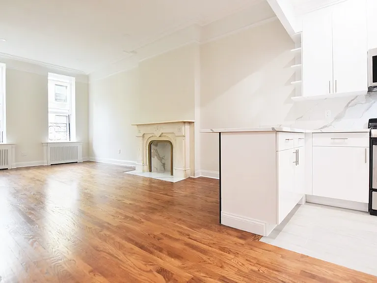 62 E 66th St #4F — Photo 1