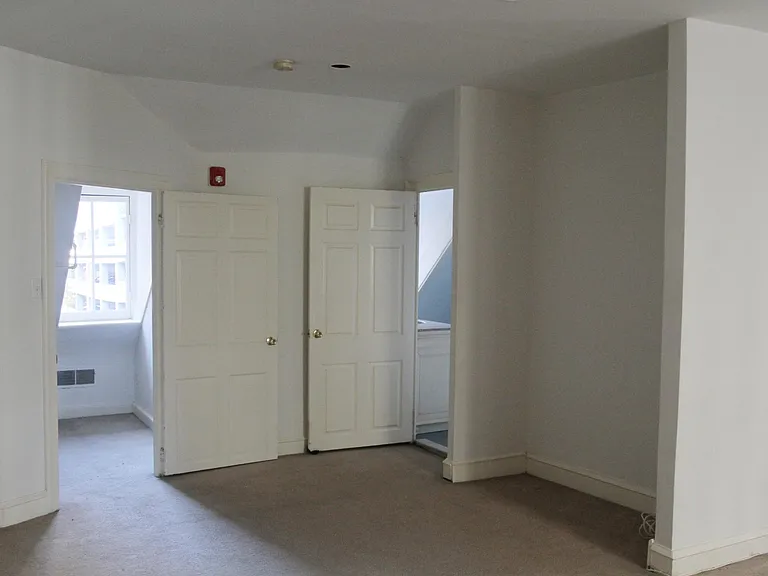 218 S 8th St #3F — Photo 3