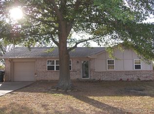 1508 Briarwood Ln, Henryetta, OK 74437