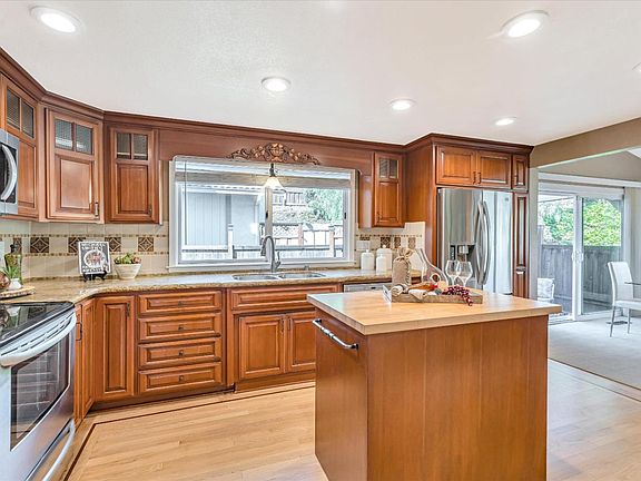 4th image of 4853 Rahway Dr