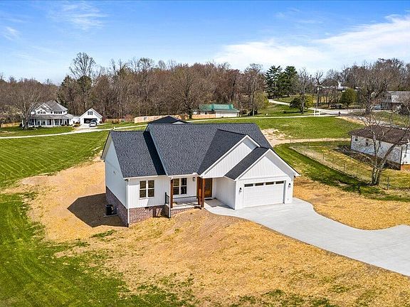 3rd image of 2271 Long Hollow Rd