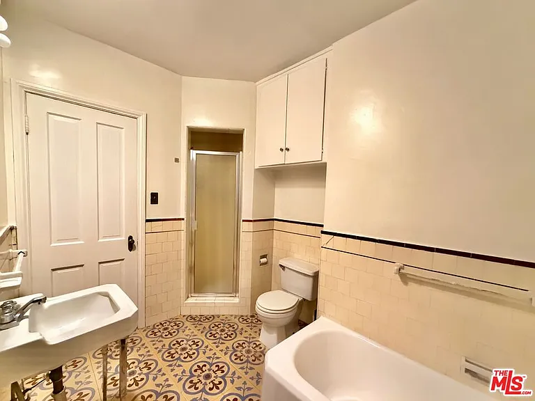 8472 1/2 Fountain Ave — Photo 21