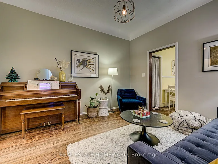 66 Mackenzie Cres #MAIN FL — Photo 9