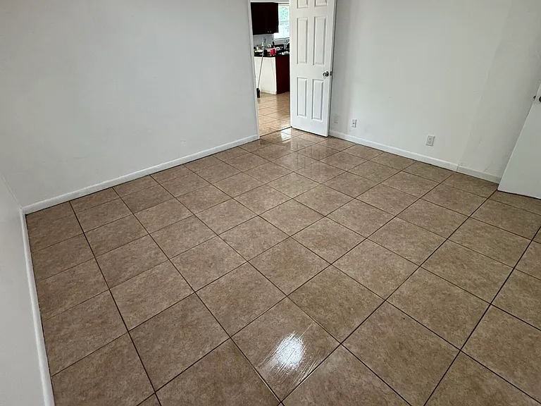 4356 Maine St #3 — Photo 4