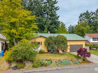 869 SW Fairhaven Dr, Oak Harbor, WA