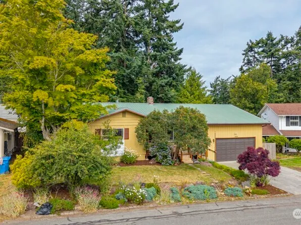 869 SW Fairhaven Drive, Oak Harbor, WA 98277