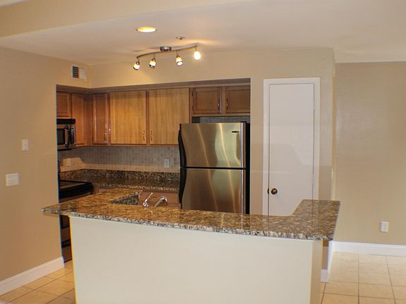 5th image of 482 N Pin Oak 306 Pl