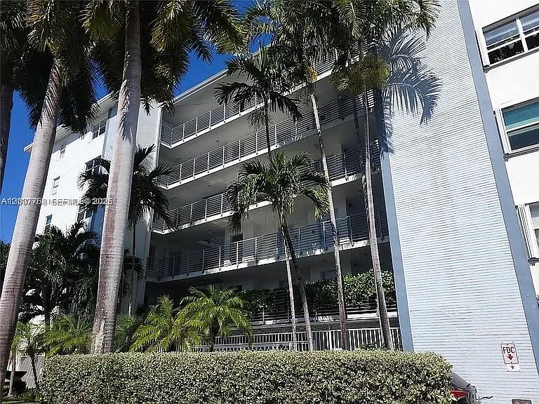 1545 Euclid Ave #3H — Photo 13