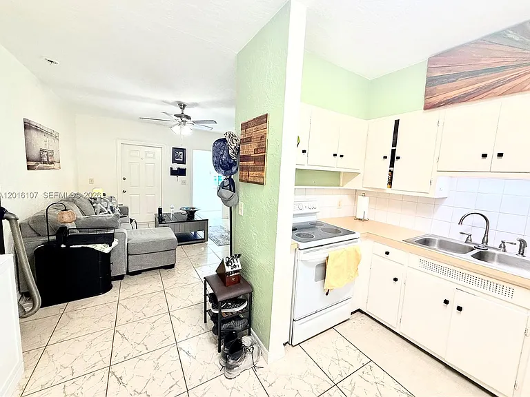825 S 20th Ave #A — Photo 16