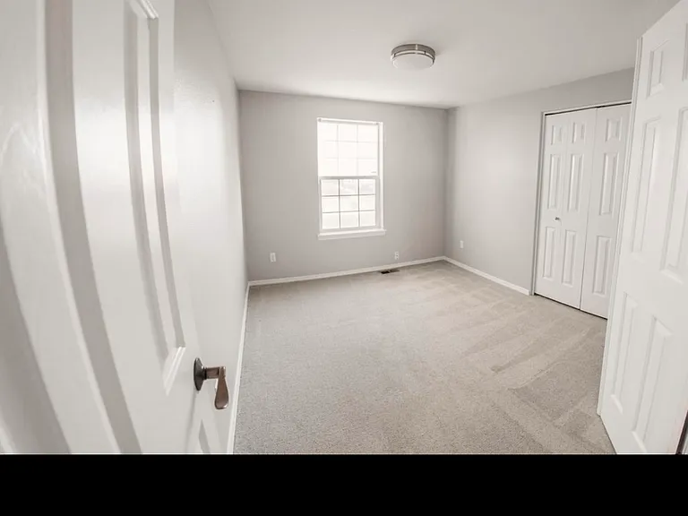 934 NW Negus Ln — Photo 22