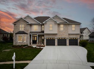 1911 Dimmitt Ct, Bloomington, IL 61704