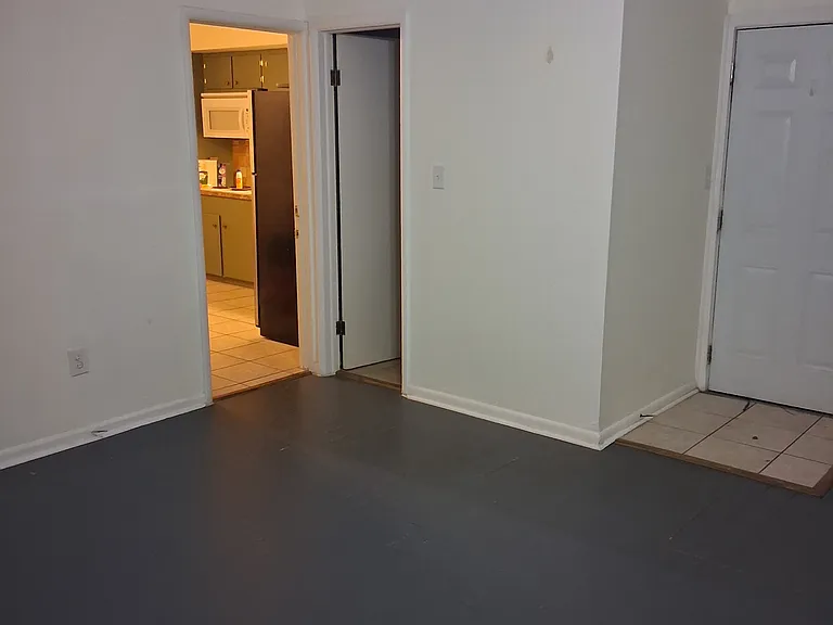 6524 E 5th Pl — Photo 3