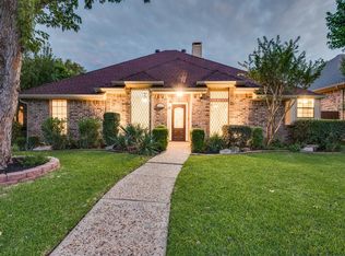 702 Cimarron Trl, Irving, TX 75063