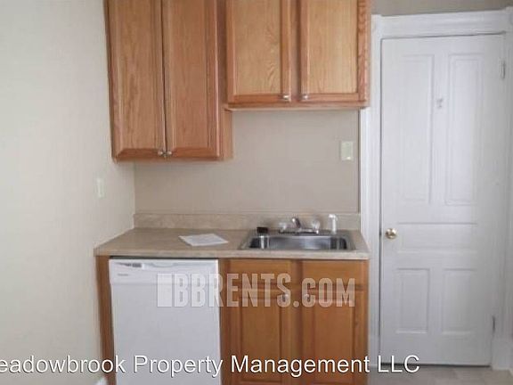 4th image of 525 Highland Pl