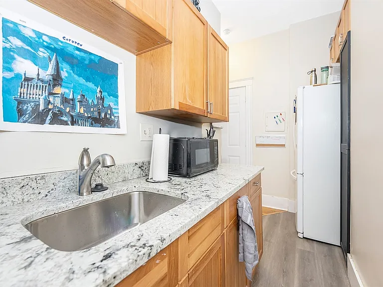 137 Peterborough St #5 — Photo 2