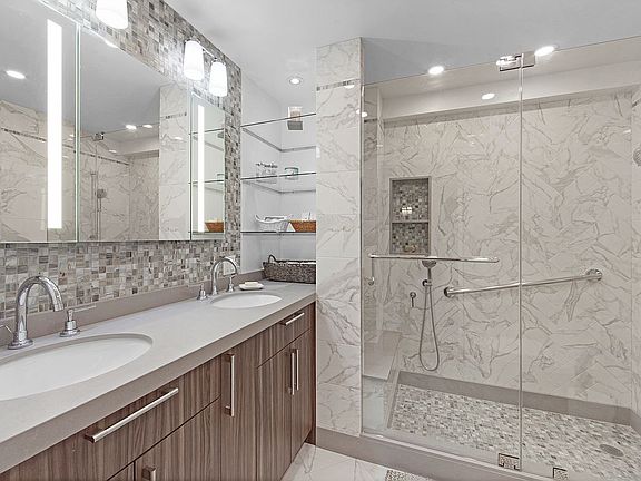 5th image of 77 W 55th St APT 4H