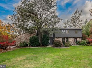 765 Panorama Rd, Villanova, PA 19085