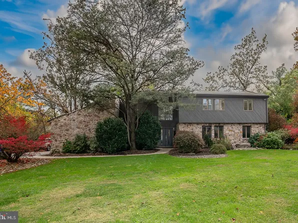 765 Panorama Rd, Villanova, PA 19085