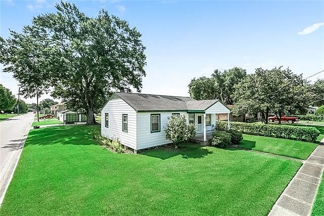 1st image of 166 Destrehan Dr