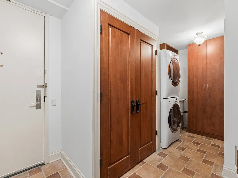 200 E Delaware Pl #4DE — Photo 28