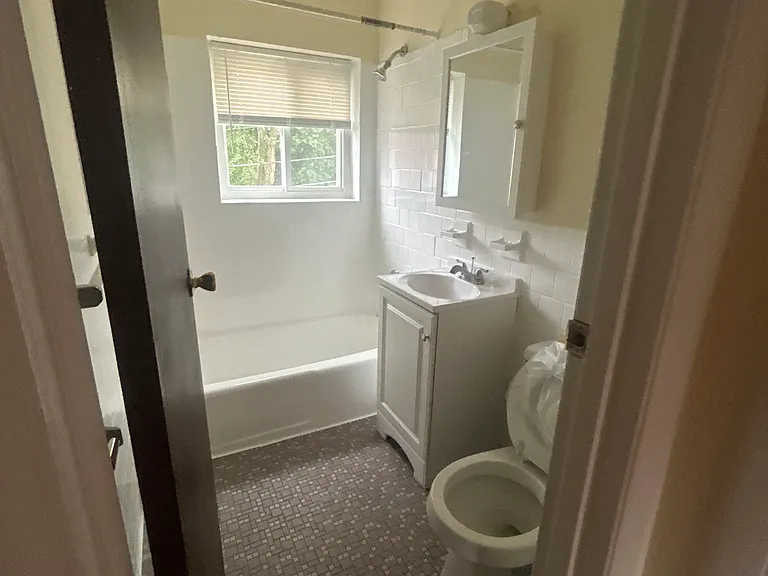 31 Regina Rd #6 — Photo 5