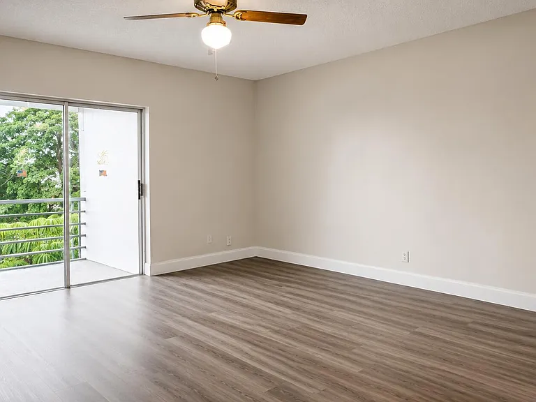 4880 NW 22nd St #309 — Photo 3