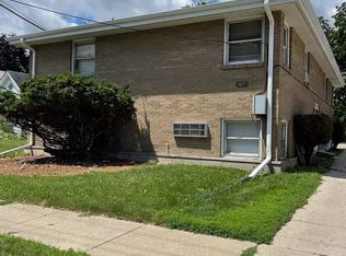1613 9th St APT 2, Rockford, IL 61104