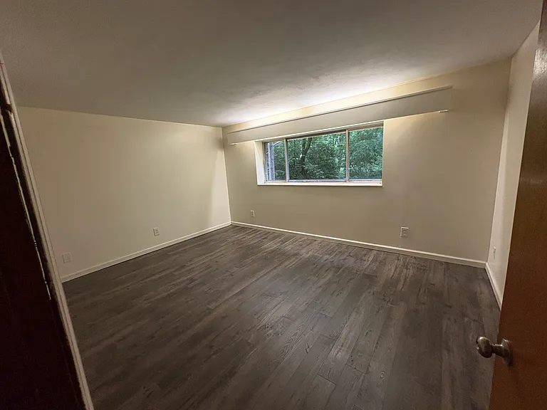 1122 James Blvd #3 — Photo 6