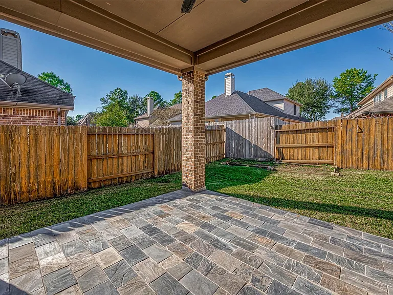 25926 Brad Hurst Ct — Photo 35