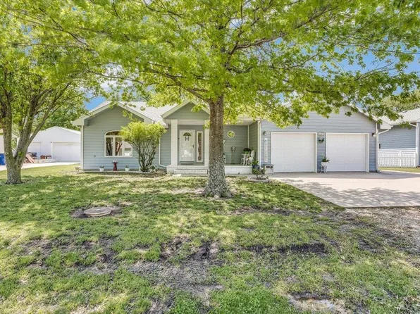 539 N 10th St, Towanda, KS 67144