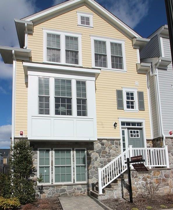 1st image of 86 Parkview St