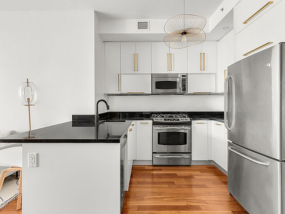 5th image of 100 Jay St APT 17E