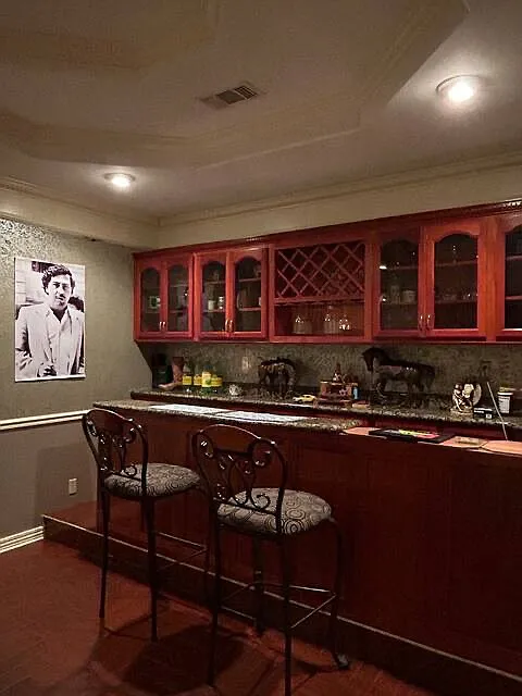 5 bed, 4.5 bath, 3792 sqft, $3,500 — Photo 3