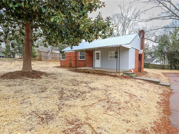 32 Ridgeway Dr, Greenville, SC 29605