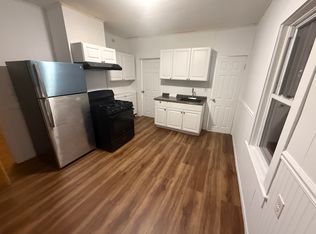 34 W 3rd St #3, Lowell, MA 01850