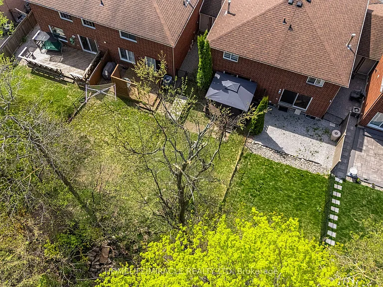 340 Dunsmore Ln — Photo 38