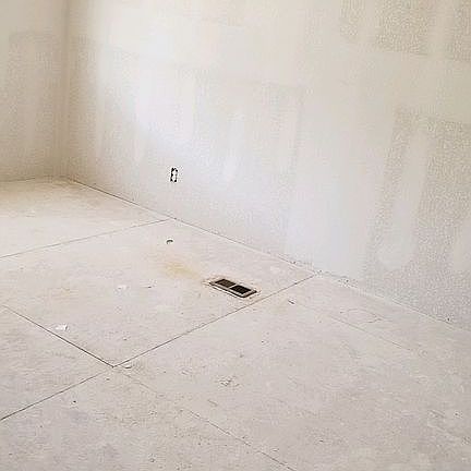 2nd image of 1651 N Sandalwood Dr