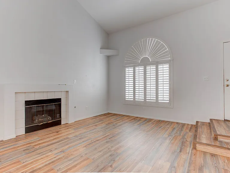 690 Ambling Gait Ave — Photo 4
