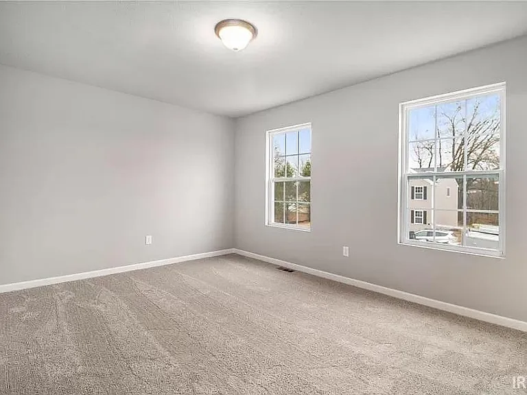 1911 Twisting Pine Ct — Photo 14