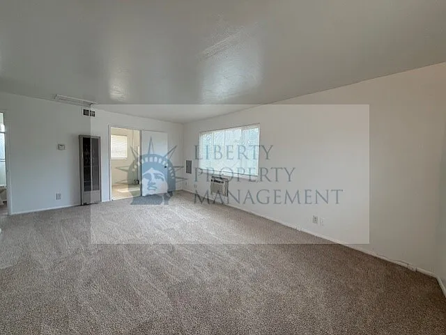 Studio, $1,075 — Photo 4