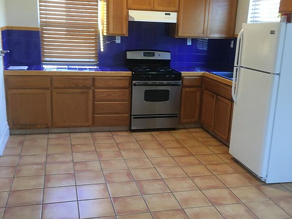 5th image of 632 E 20th St