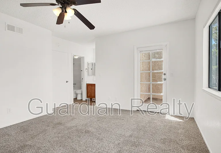2639 Jacyra Ave — Photo 12