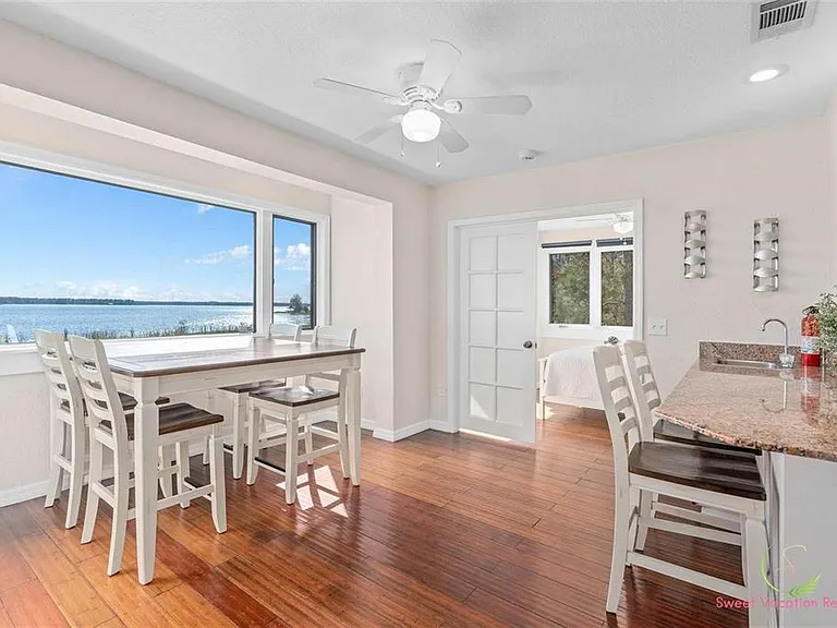 14182 Lake Mary Jane Rd — Photo 24