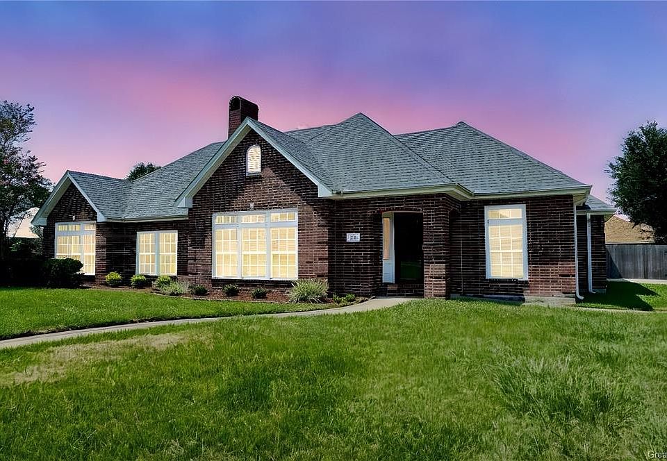 1st image of 1910 Plantation Dr