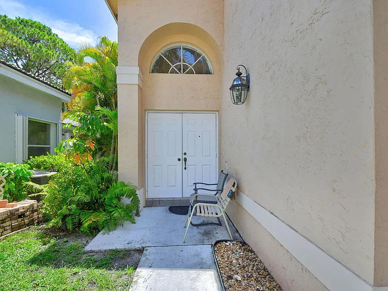 8332 Bermuda Sound Way — Photo 4