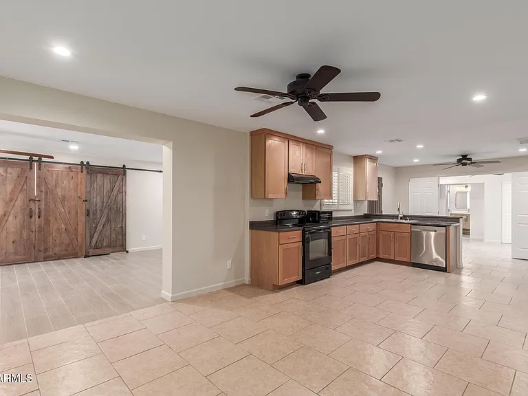 1628 E Del Rio Dr — Photo 7