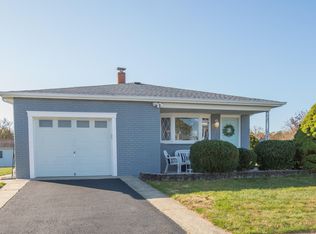 23 Montreal Ct, Toms River, NJ