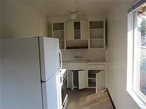 2nd image of 33 S 15th St APT 8