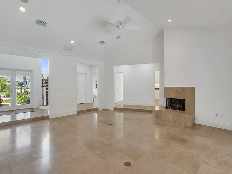 1575 Shorelands Dr E — Photo 5